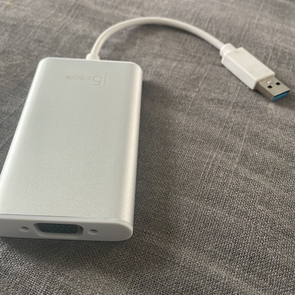 J5create, Insignia and Belkin adapters. - Picture 5 of 9